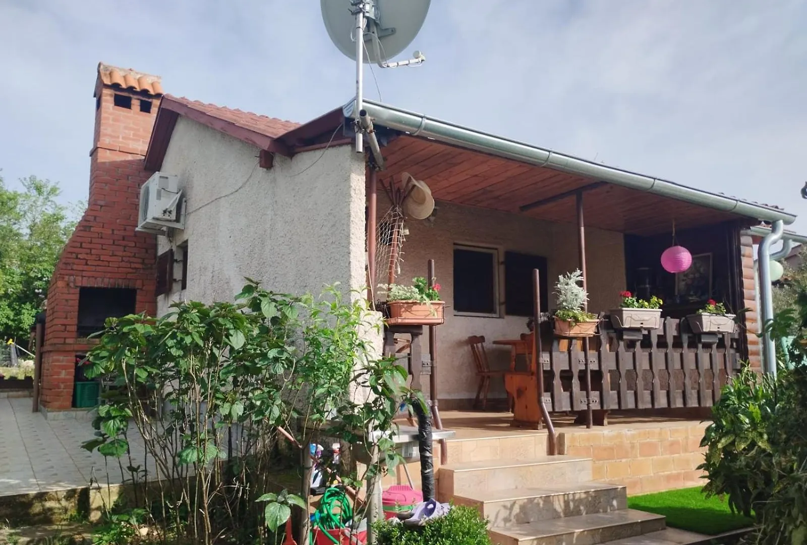 Holiday House Πούλα